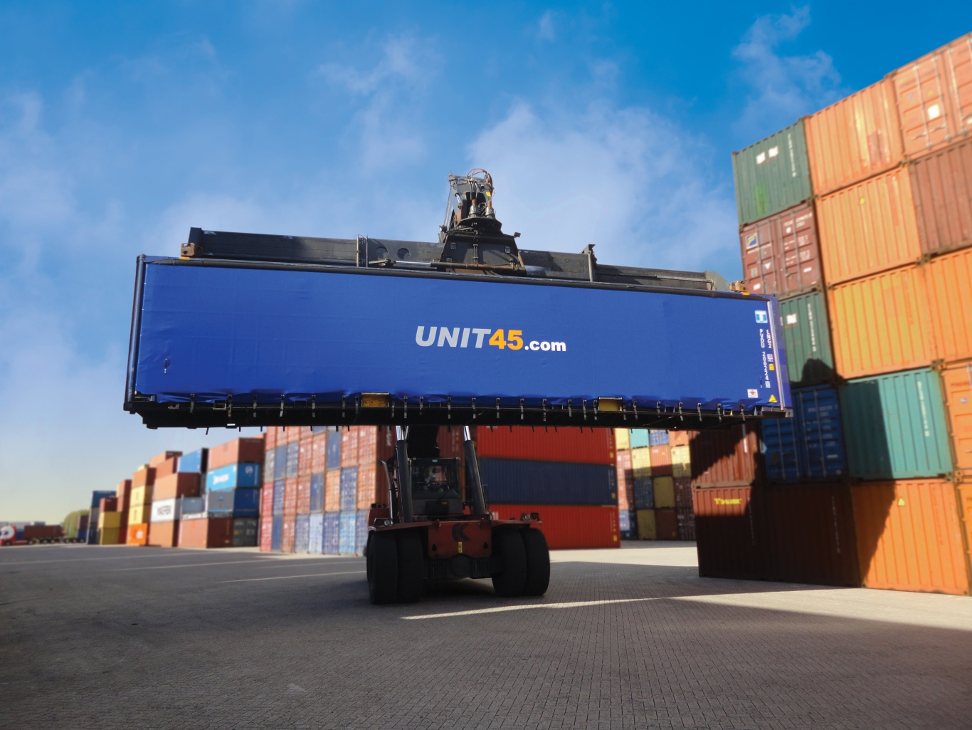 Curtainsided Units | UNIT45 Containers