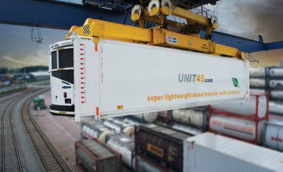 45-ft container hat aufwind bekommen